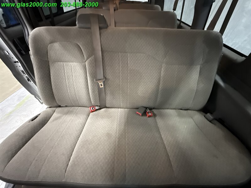 2019 Chevrolet Express LS Passenger   - Photo 16 - Bethany, CT 06524
