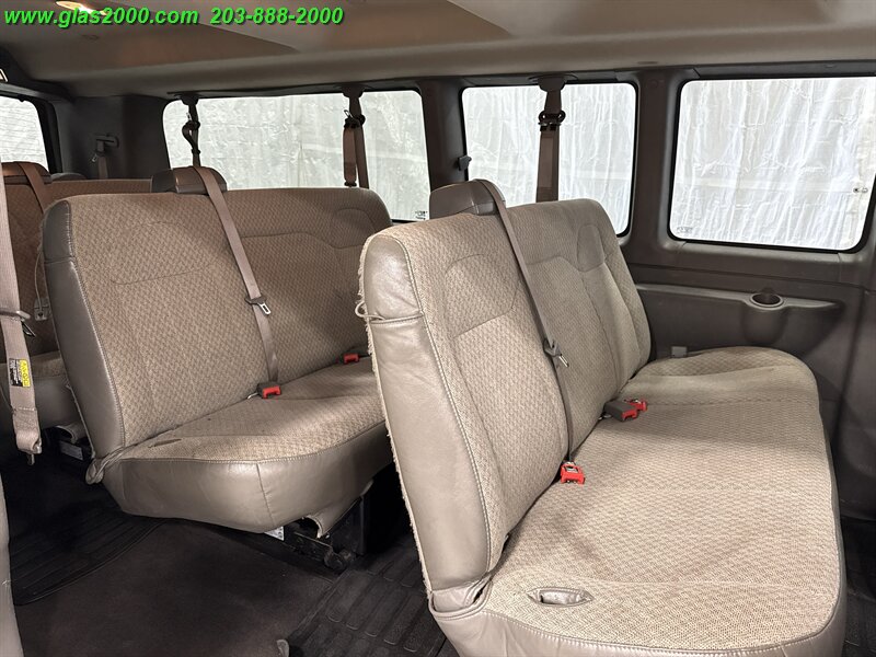 2019 Chevrolet Express LS Passenger   - Photo 10 - Bethany, CT 06524