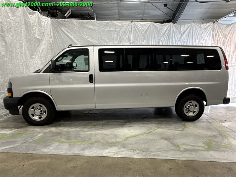2019 Chevrolet Express LS Passenger   - Photo 13 - Bethany, CT 06524