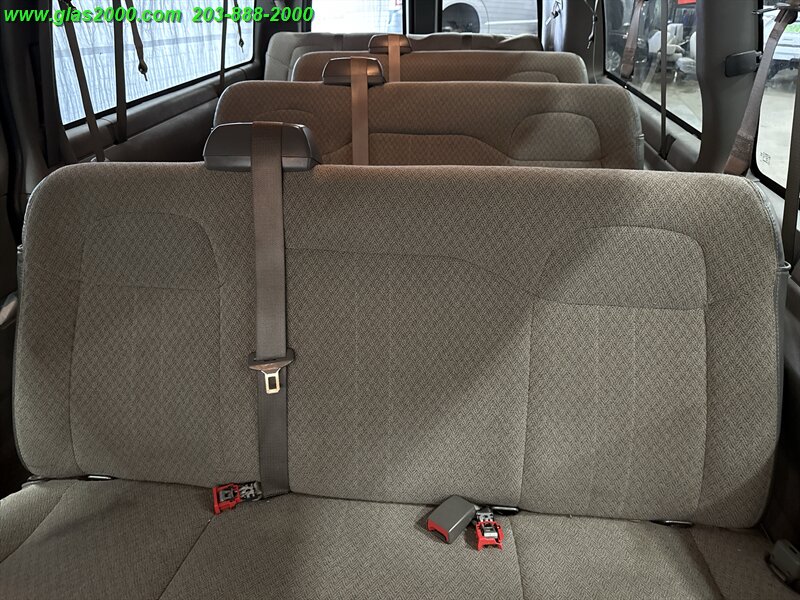 2019 Chevrolet Express LS Passenger   - Photo 9 - Bethany, CT 06524