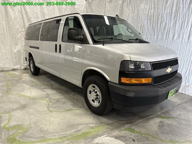 2019 Chevrolet Express LS Passenger   - Photo 2 - Bethany, CT 06524