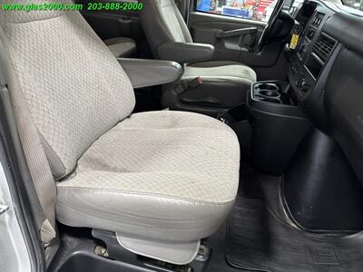 2019 Chevrolet Express LS Passenger   - Photo 5 - Bethany, CT 06524