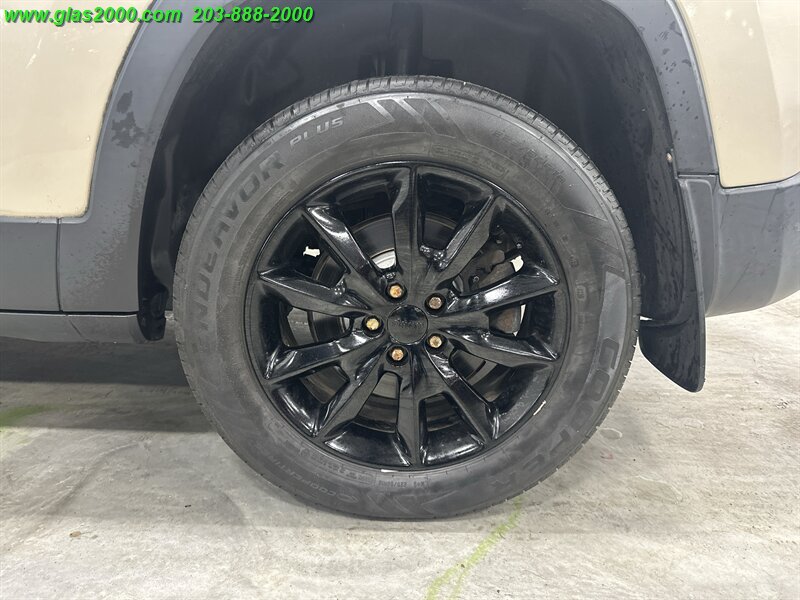 2014 Jeep Cherokee Limited - Photo 16 - Bethany, CT 06524