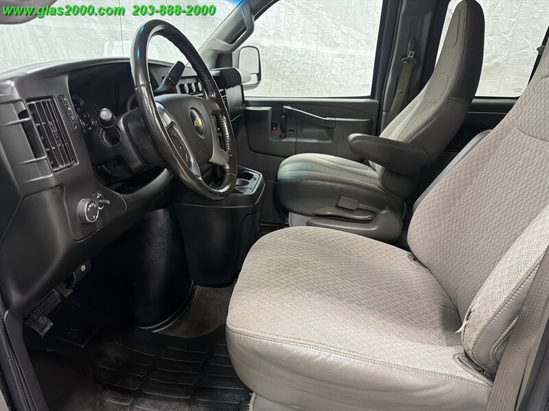 2016 Chevrolet Express LT 3500 - Photo 16 - Bethany, CT 06524
