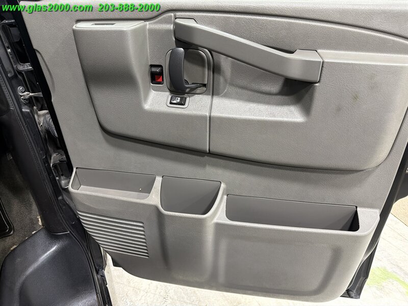 2016 Chevrolet Express LT 3500 - Photo 26 - Bethany, CT 06524