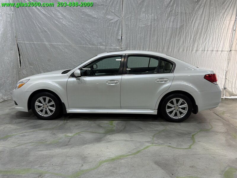 2012 Subaru Legacy 2.5i Premium - Photo 13 - Bethany, CT 06524