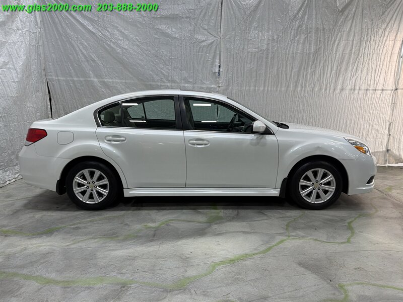2012 Subaru Legacy 2.5i Premium - Photo 14 - Bethany, CT 06524