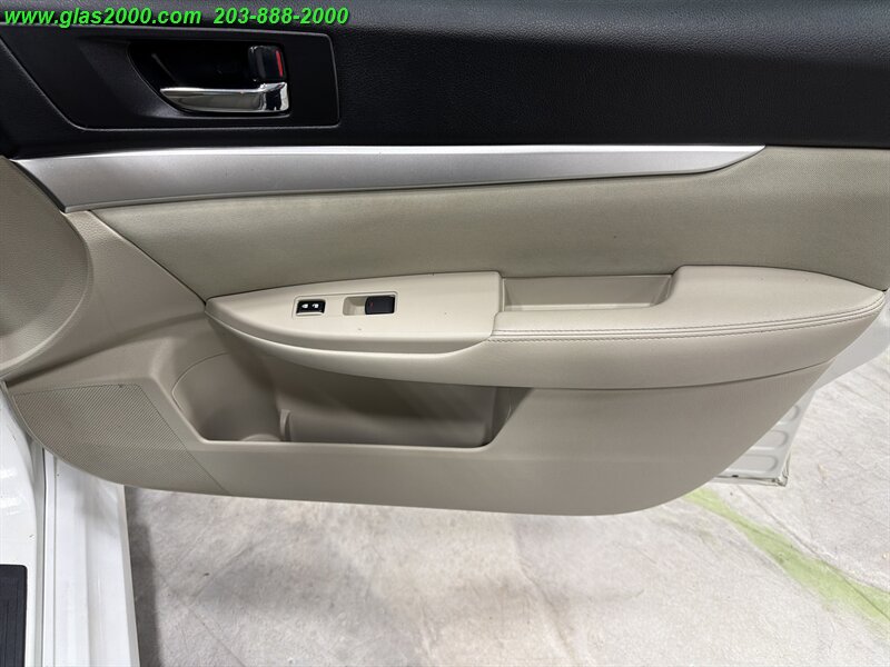 2012 Subaru Legacy 2.5i Premium - Photo 29 - Bethany, CT 06524