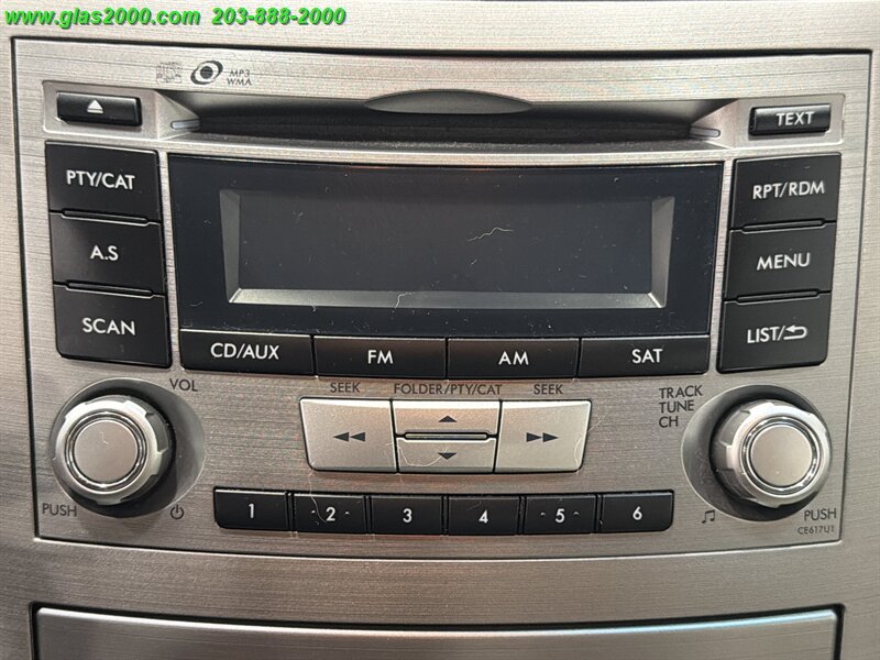 2012 Subaru Legacy 2.5i Premium - Photo 11 - Bethany, CT 06524