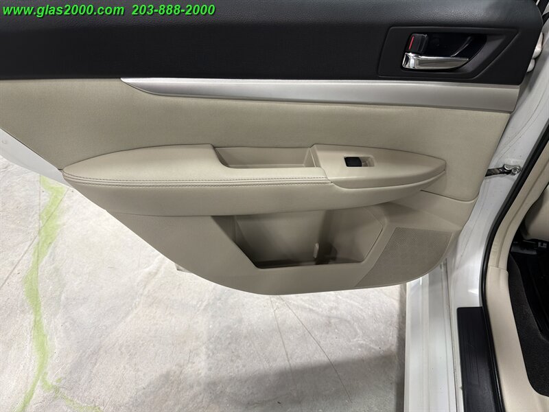2012 Subaru Legacy 2.5i Premium - Photo 28 - Bethany, CT 06524