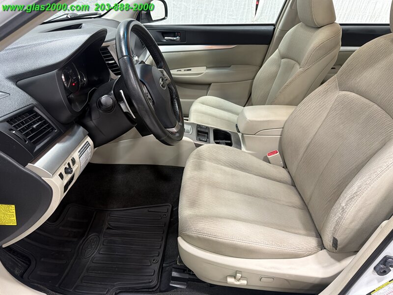 2012 Subaru Legacy 2.5i Premium - Photo 23 - Bethany, CT 06524