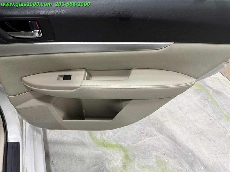 2012 Subaru Legacy 2.5i Premium - Photo 26 - Bethany, CT 06524