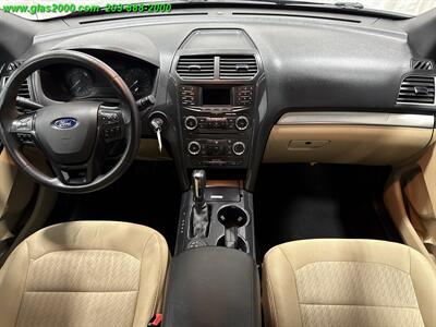 2017 Ford Explorer   - Photo 6 - Bethany, CT 06524