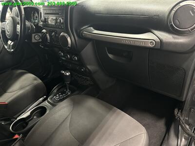 2018 Jeep Wrangler Unlimited Sport   - Photo 5 - Bethany, CT 06524