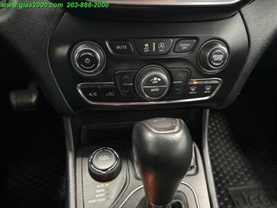 2020 Jeep Cherokee Latitude Plus   - Photo 29 - Bethany, CT 06524