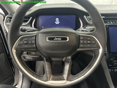 2023 Jeep Grand Cherokee Limited - Photo 4 - Bethany, CT 06524