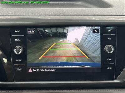 2023 Volkswagen Taos 1.5T SEL   - Photo 11 - Bethany, CT 06524