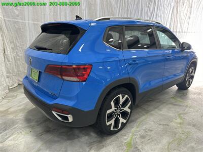 2023 Volkswagen Taos 1.5T SEL   - Photo 8 - Bethany, CT 06524