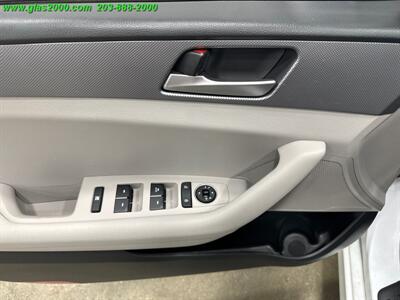 2019 Hyundai Sonata SE   - Photo 27 - Bethany, CT 06524