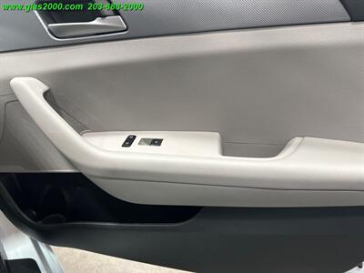 2019 Hyundai Sonata SE   - Photo 31 - Bethany, CT 06524