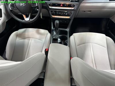 2019 Hyundai Sonata SE   - Photo 6 - Bethany, CT 06524