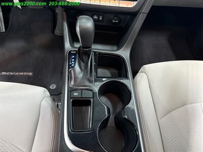 2019 Hyundai Sonata SE   - Photo 16 - Bethany, CT 06524