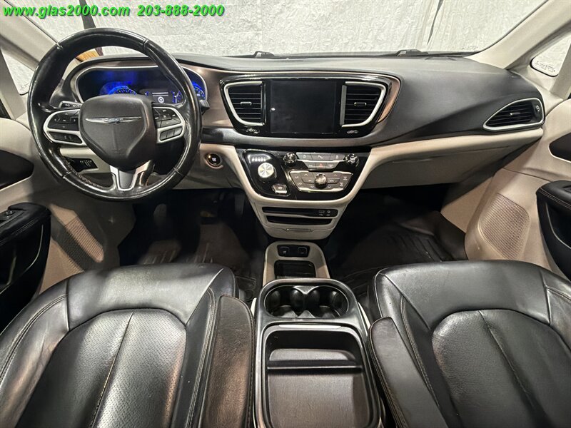 2019 Chrysler Pacifica Touring L - Photo 6 - Bethany, CT 06524