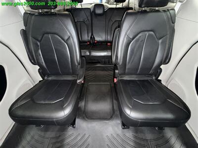 2019 Chrysler Pacifica Touring L - Photo 9 - Bethany, CT 06524