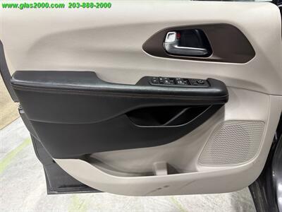 2019 Chrysler Pacifica Touring L - Photo 25 - Bethany, CT 06524