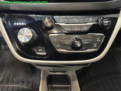 2019 Chrysler Pacifica Touring L - Photo 16 - Bethany, CT 06524