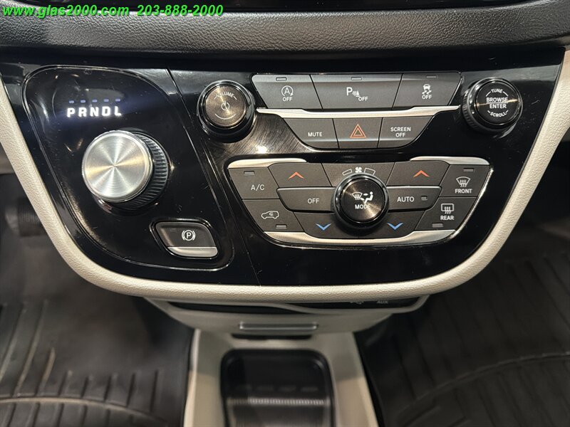 2019 Chrysler Pacifica Touring L - Photo 16 - Bethany, CT 06524