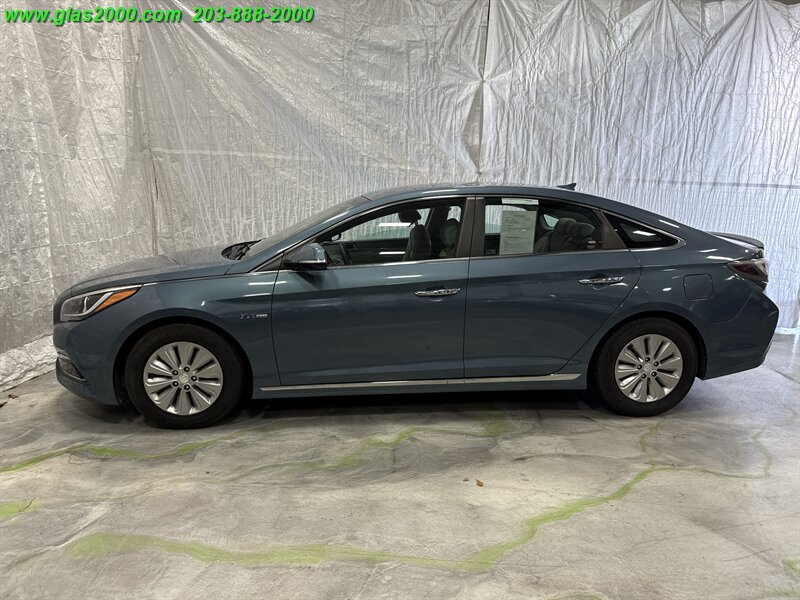 2016 Hyundai SONATA Hybrid SE - Photo 13 - Bethany, CT 06524