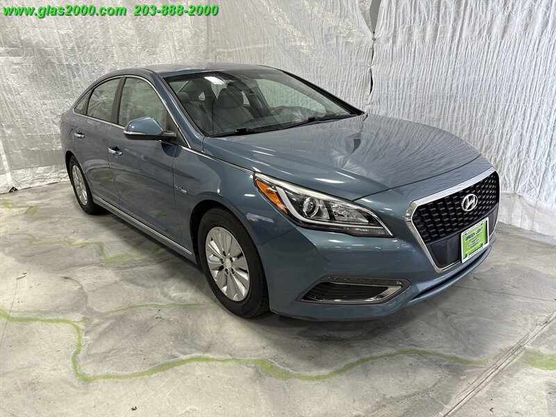 2016 Hyundai SONATA Hybrid SE - Photo 2 - Bethany, CT 06524
