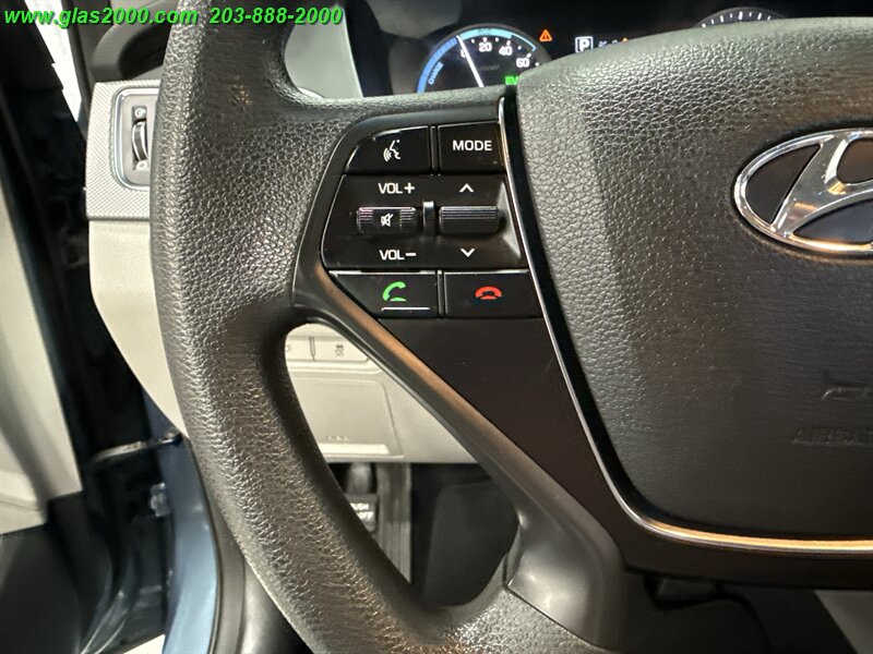 2016 Hyundai SONATA Hybrid SE - Photo 21 - Bethany, CT 06524