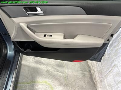 2016 Hyundai SONATA Hybrid SE - Photo 26 - Bethany, CT 06524