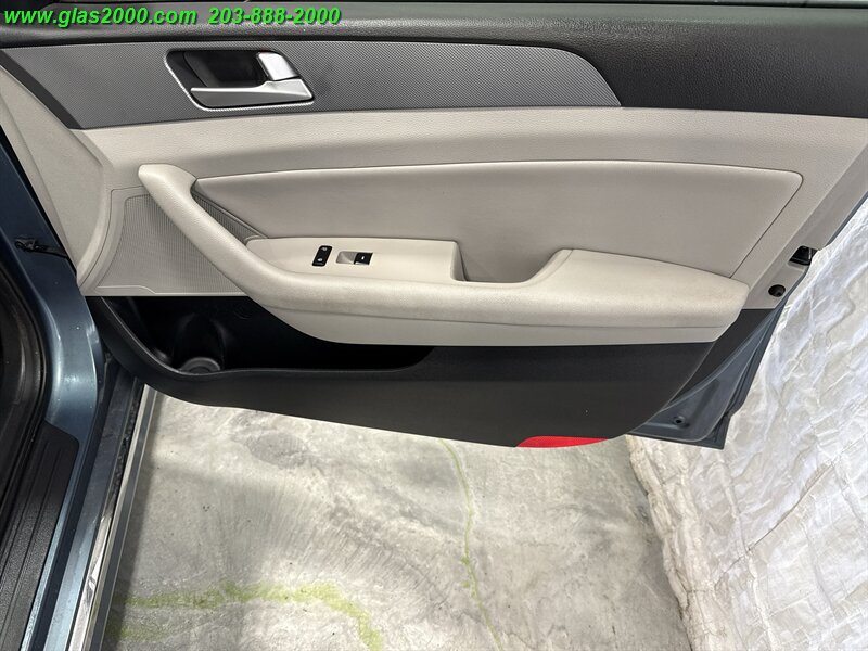 2016 Hyundai SONATA Hybrid SE - Photo 26 - Bethany, CT 06524