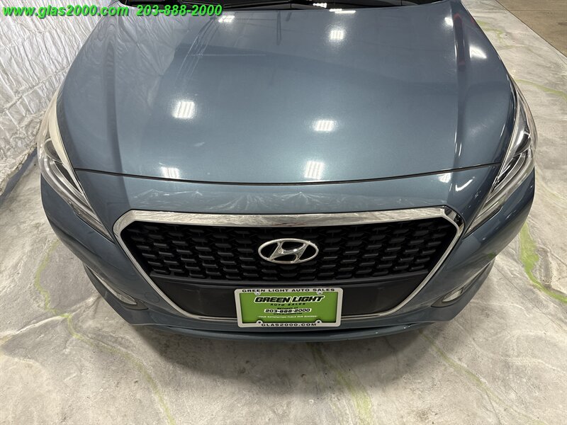 2016 Hyundai SONATA Hybrid SE - Photo 18 - Bethany, CT 06524