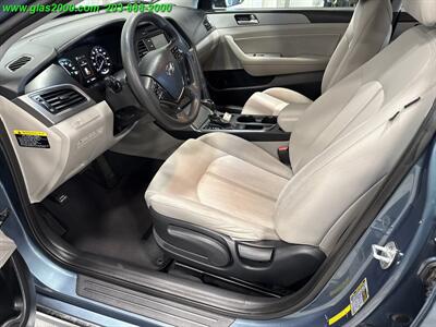 2016 Hyundai SONATA Hybrid SE   - Photo 3 - Bethany, CT 06524