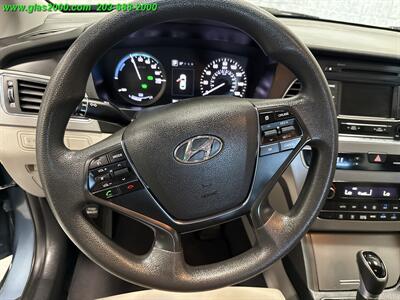 2016 Hyundai SONATA Hybrid SE   - Photo 4 - Bethany, CT 06524