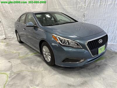 2016 Hyundai SONATA Hybrid SE   - Photo 2 - Bethany, CT 06524