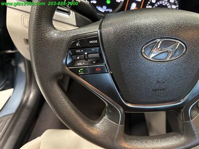 2016 Hyundai SONATA Hybrid SE   - Photo 21 - Bethany, CT 06524