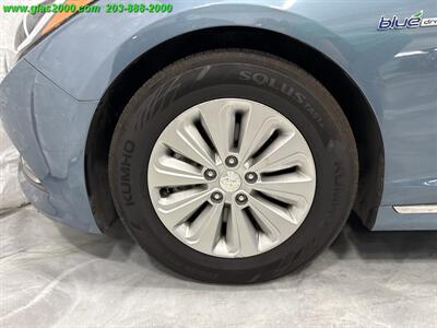 2016 Hyundai SONATA Hybrid SE   - Photo 16 - Bethany, CT 06524