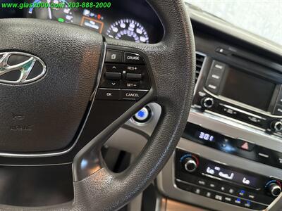 2016 Hyundai SONATA Hybrid SE   - Photo 23 - Bethany, CT 06524