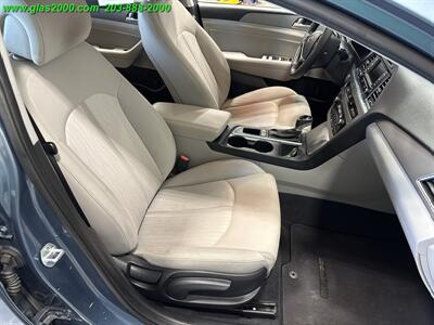 2016 Hyundai SONATA Hybrid SE   - Photo 5 - Bethany, CT 06524