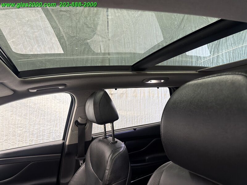 2020 Hyundai SANTA FE SEL - Photo 12 - Bethany, CT 06524