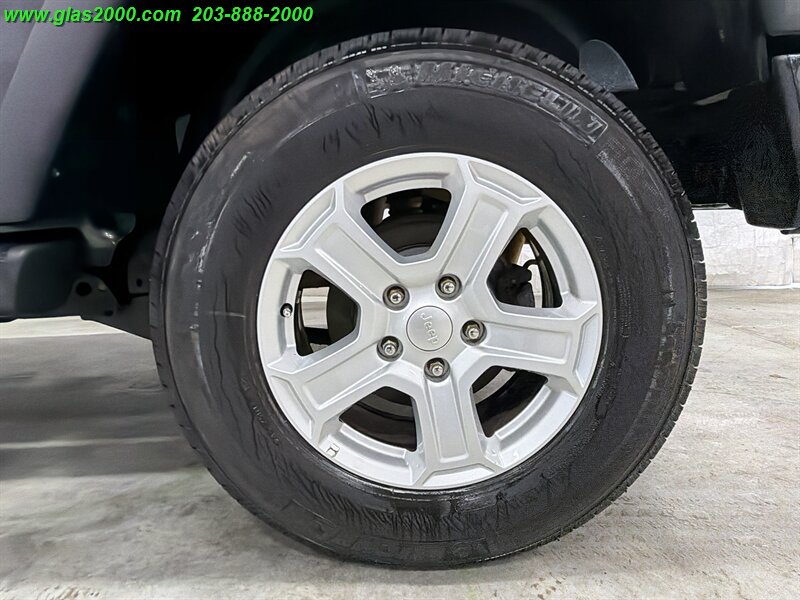 2017 Jeep Wrangler Unlimited Sport - Photo 16 - Bethany, CT 06524