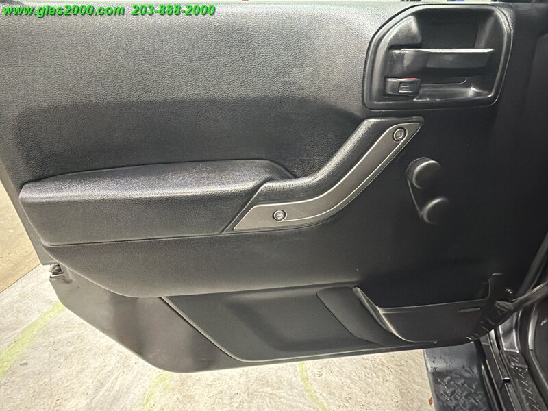 2017 Jeep Wrangler Unlimited Sport - Photo 21 - Bethany, CT 06524