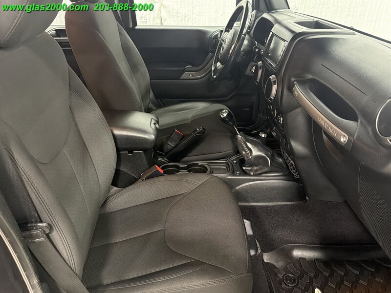 2017 Jeep Wrangler Unlimited Sport - Photo 25 - Bethany, CT 06524