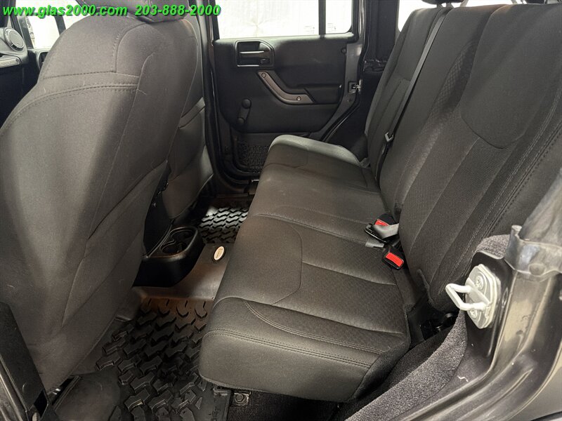 2017 Jeep Wrangler Unlimited Sport - Photo 9 - Bethany, CT 06524