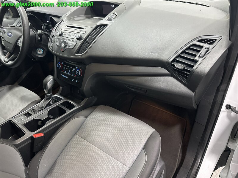 2018 Ford Escape SE - Photo 5 - Bethany, CT 06524